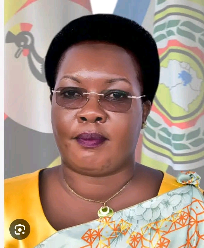 Mort suspecte de la Ministre Ougandaise de la Défense : Mystère et accusations d&rsquo;assassinat