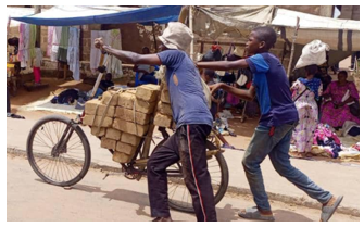 Transport des marchandises au Congo