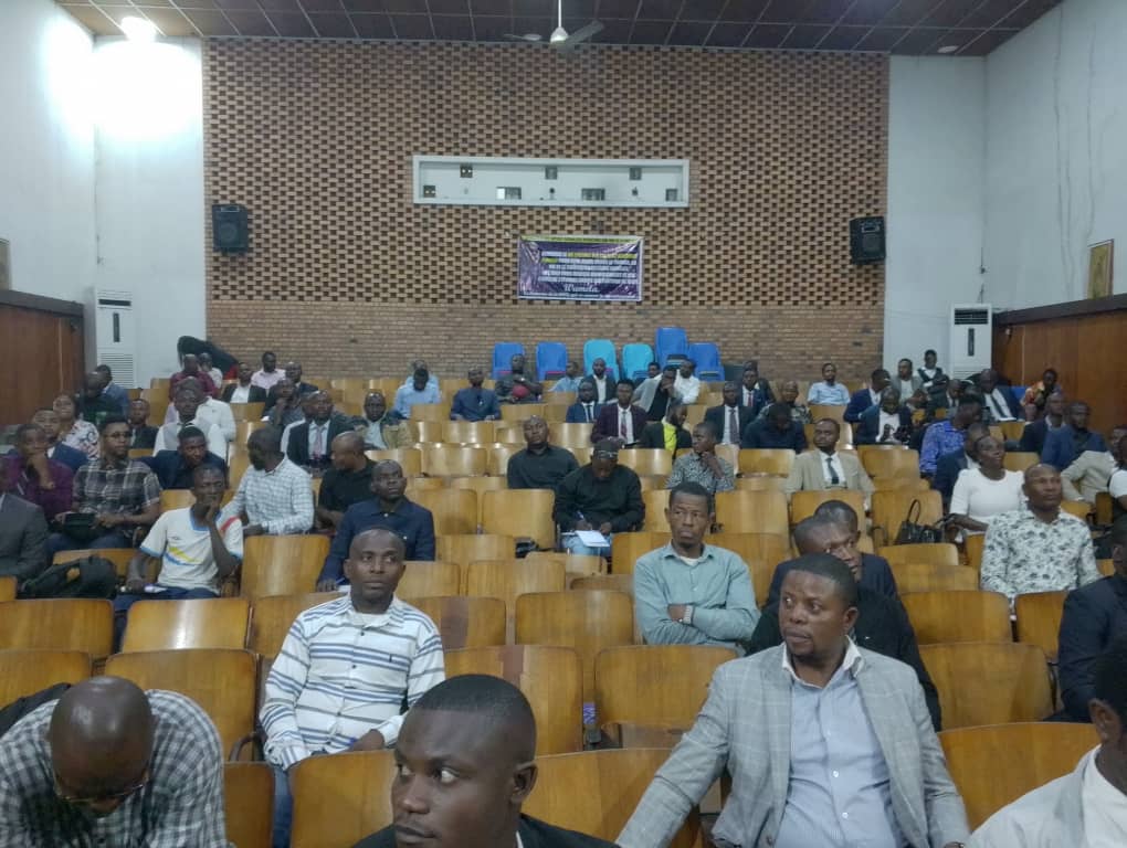 Emploi : les nouveaux agents engagés à la SNEL SA remercient Félix Tshisekedi Tshilombo (vidéos)