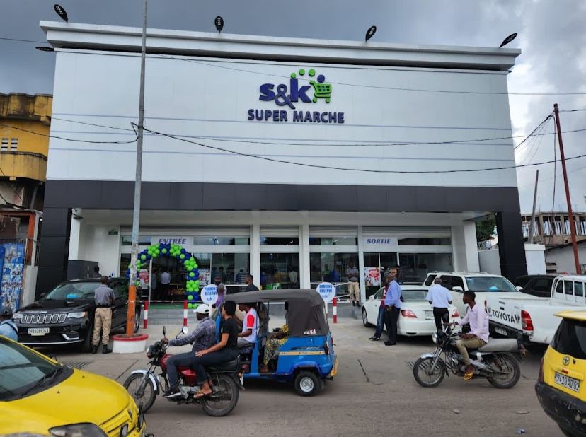 RDC: Ephraim Akwakwa impose une réglementation stricte des horaires dans le secteur du commerce