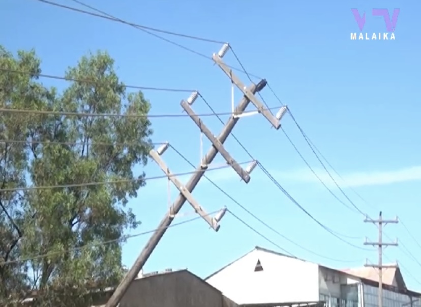 Vents violents sur la route Kiwele : la SNEL s’active à rétablir l’énergie après la chute de 7 poteaux électriques