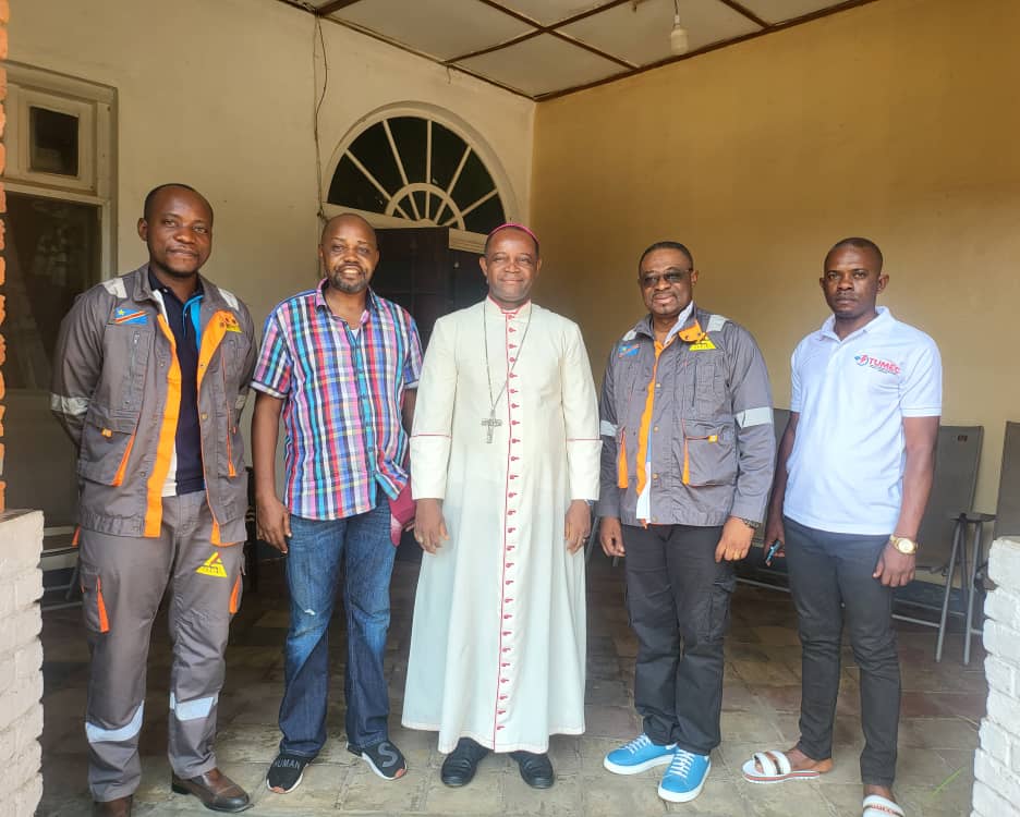Kisangani : L’électricité, moteur d’espoir et de développement, au cœur des discussions entre la SNEL et Mgr Ndjadi