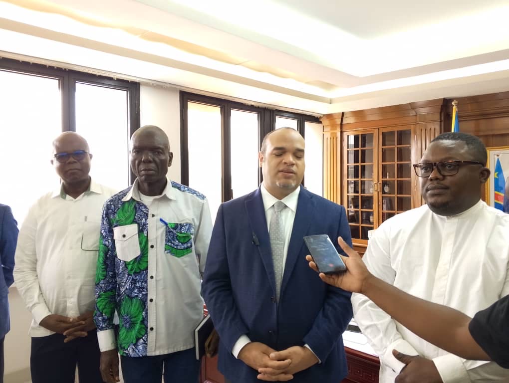Mont-Ngafula : La SNEL et le député Aubin Mukanu unissent leurs efforts pour améliorer la desserte en électricité