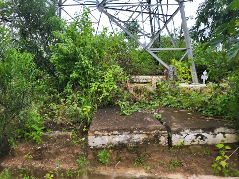 Scandale foncier à Kingatoko : Comment l’Administrateur du territoire de Kasangulu a bradé un site stratégique de la SNEL