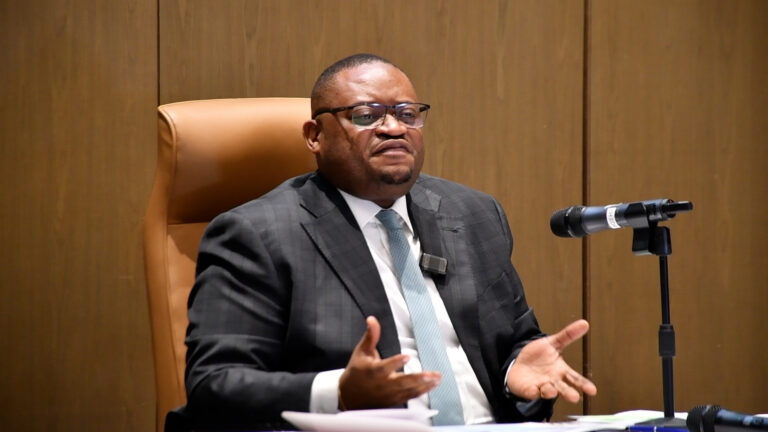 RDC : Doudou Fwamba déconseille les populations du Kivu de confier leur argent à la CADECO ouverte par le M23/AFC