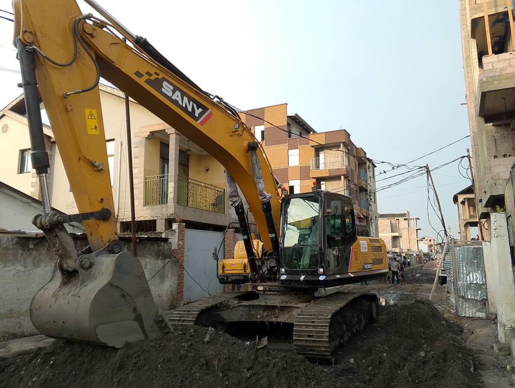 Kinshasa : Les travaux d’élargissement des routes de SAFRIMEX plongent la capitale dans le noir