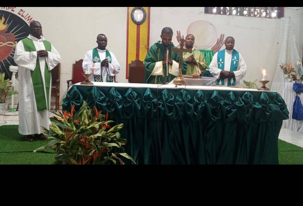 Messe d&rsquo;action de grâce réunissant les jeunes du doyenné de Mbandaka 1