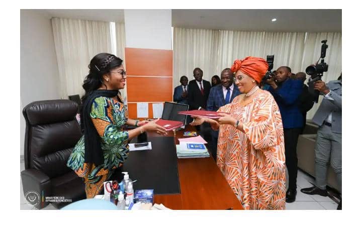 Affaires foncières : Acacia Bandubola cède son fauteuil à O’Neige N’Sele, déterminée à aligner son action sur la vision du Président Tshisekedi