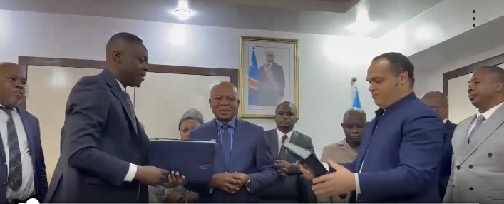 Remise et reprise à la SNEL: Fabrice Lusinde passe le flambeau à Teddy Lwamba