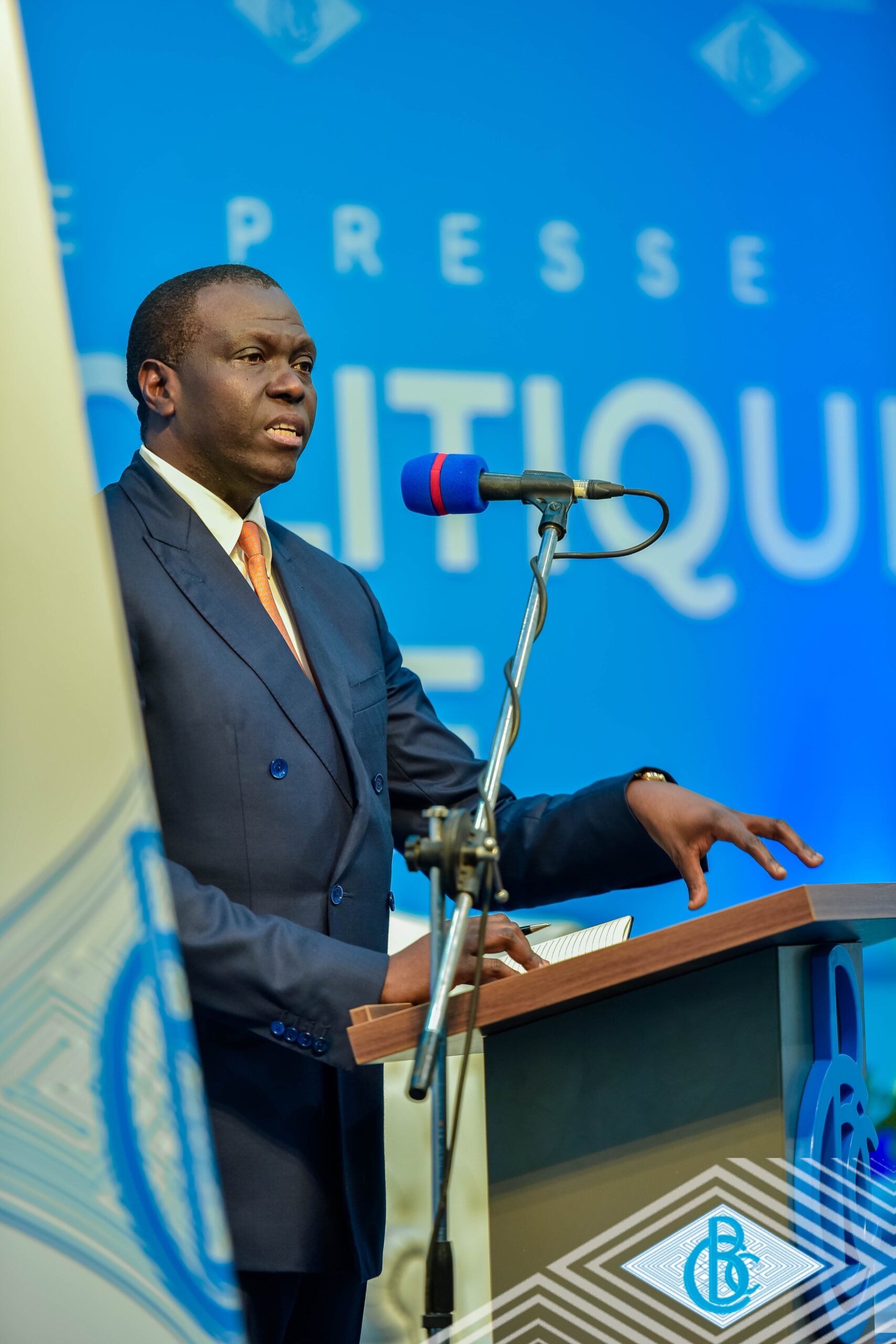 On aura tout vu : Wameso inverse le cours du Franc congolais… Fwamba et Mukoko s’en attribuent le mérite.