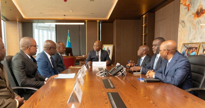 Kinshasa : Adolphe Muzito promet des mesures urgentes pour apaiser les tensions salariales dans le secteur public