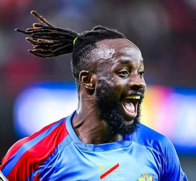 Fiston Mayele : » le ballon d&rsquo;or est réservé aux joueurs africains qui évoluent en Europe »